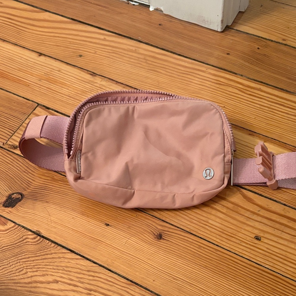lululemon athletica Dusty Pink Crossbody Belt Bag
